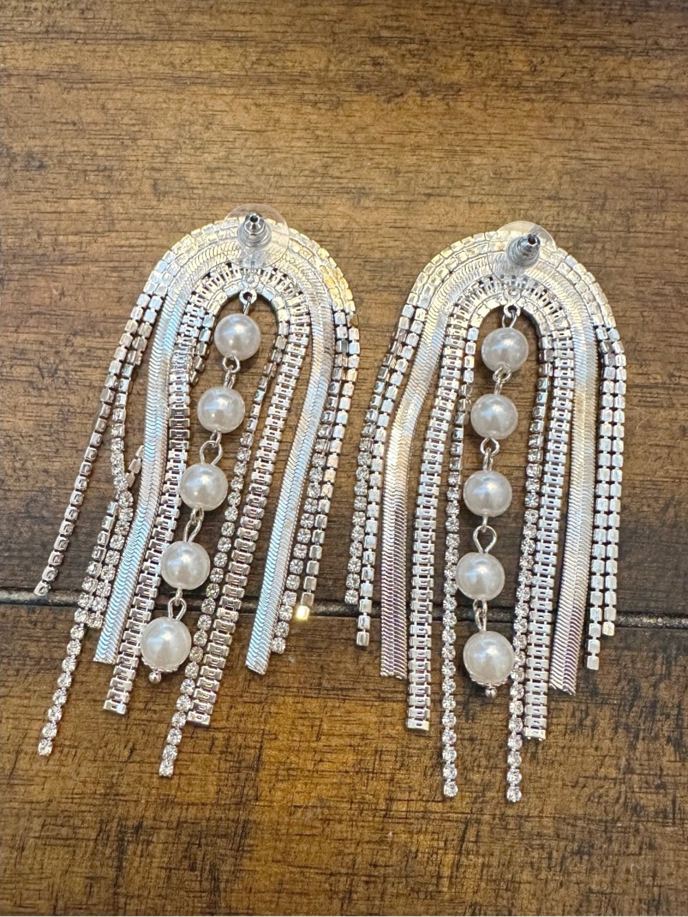 Feed Me Gems “Silver Palace Pearls” earrings - Picture 4 of 4